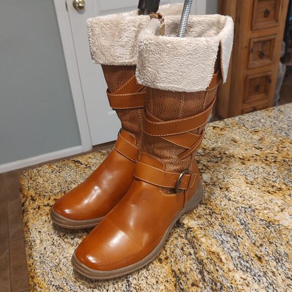 Forever Boots Womens Size 7.5 Faux Leather Buckle Strap Mid Calf Fur Lined Boots - Picture 1 of 12